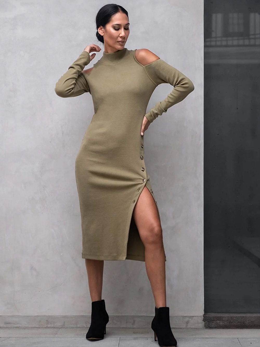 Jonny Cota / The Drop Sleeveless Olive Cold-Shoulder Midi Dress w Side Buttons